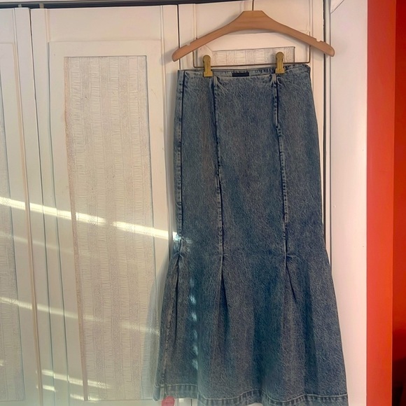 Khaite Women's Denim Levine Skirt Size 25 new - Picture 8 of 11